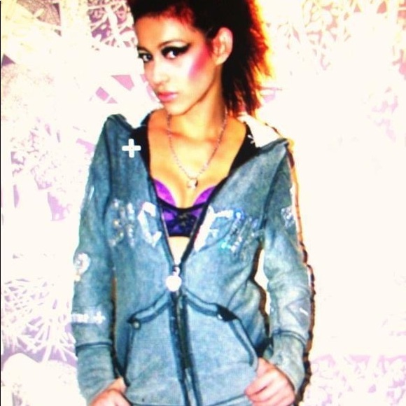 Meet your Posher, Natalie - Picture 3 of 12